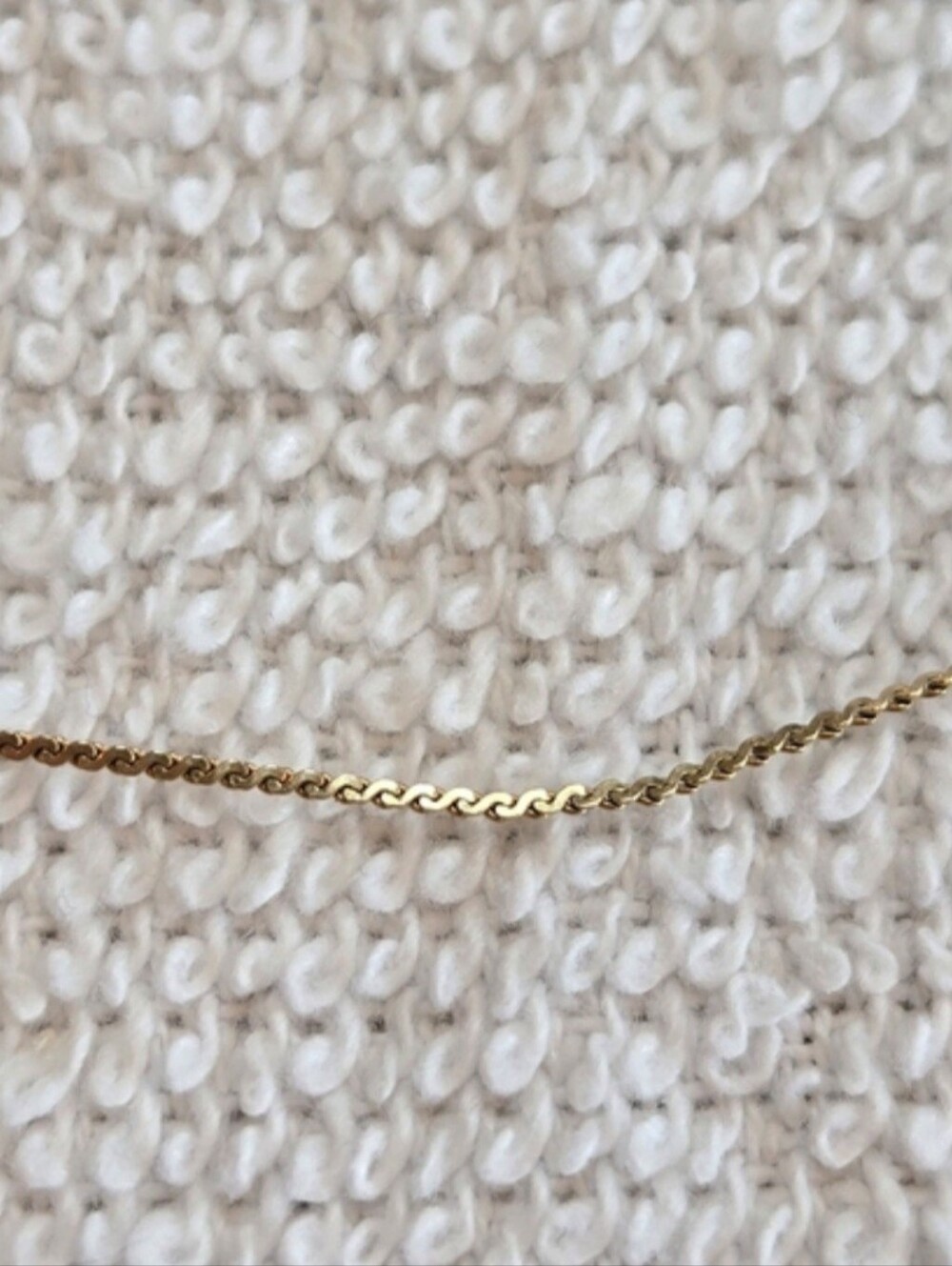 32" Vintage Thin 14k Gold Chain Necklace - Picture 5 of 6